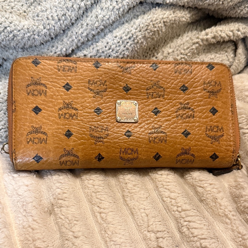 MCM Visetos Zip-Around Wallet